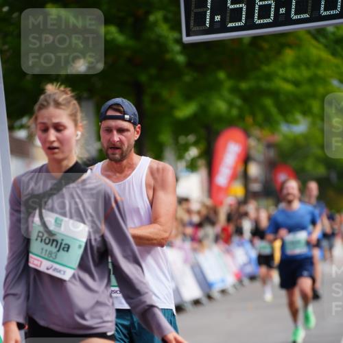 20.09.2026 - PSD Bank Halbmarathon LAZAROV Photography http://msf.ph/oto/10518890 20.09.2026 11:56:19 Ziel 1183, 1272, 1426, 1541, 1620, 2955, 3441, 3872, 3932, 3943, 4224 meine-sportfotos.de