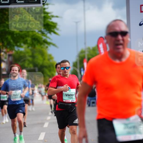 20.09.2026 - PSD Bank Halbmarathon LAZAROV Photography http://msf.ph/oto/10518900 20.09.2026 11:56:20 Ziel 1183, 1272, 1426, 1541, 1620, 2955, 3441, 3593, 3872, 3932, 3943, 4224 meine-sportfotos.de