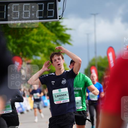 20.09.2026 - PSD Bank Halbmarathon LAZAROV Photography http://msf.ph/oto/10518975 20.09.2026 11:56:25 Ziel 1183, 1426, 1514, 1541, 1620, 1824, 2180, 2955, 3593, 3744, 3872, 3943, 4525, 4692 meine-sportfotos.de