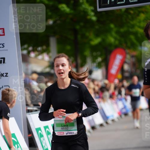 20.09.2026 - PSD Bank Halbmarathon LAZAROV Photography http://msf.ph/oto/10518997 20.09.2026 11:56:26 Ziel 1183, 1426, 1514, 1541, 1620, 1824, 2180, 3593, 3744, 3872, 3943, 4525, 4692 meine-sportfotos.de