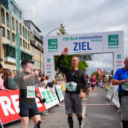 20.09.2026 - PSD Bank Halbmarathon LAZAROV Photography http://msf.ph/oto/10519047 20.09.2026 11:56:31 Ziel 1514, 1824, 1920, 2180, 2221, 2275, 2869, 2967, 3545, 3593, 3744, 4267, 4525, 4692 meine-sportfotos.de