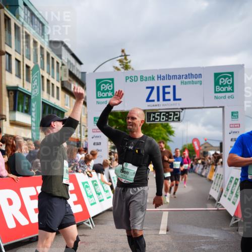 20.09.2026 - PSD Bank Halbmarathon LAZAROV Photography http://msf.ph/oto/10519061 20.09.2026 11:56:31 Ziel 1514, 1824, 1920, 2180, 2221, 2275, 2869, 2967, 3545, 3593, 3744, 4267, 4525, 4692 meine-sportfotos.de