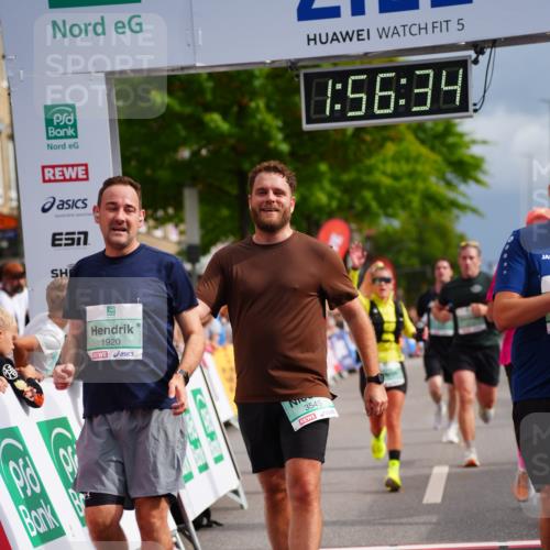 20.09.2026 - PSD Bank Halbmarathon LAZAROV Photography http://msf.ph/oto/10519079 20.09.2026 11:56:33 Ziel 1514, 1824, 1920, 2180, 2221, 2275, 2869, 2967, 3545, 3744, 4267, 4525, 4692 meine-sportfotos.de