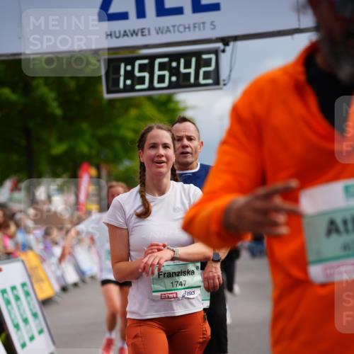 20.09.2026 - PSD Bank Halbmarathon LAZAROV Photography http://msf.ph/oto/10519171 20.09.2026 11:56:42 Ziel 1747, 1760, 2022, 2221, 2275, 2418, 2869, 3365, 4097, 4252, 4267, 4374 meine-sportfotos.de
