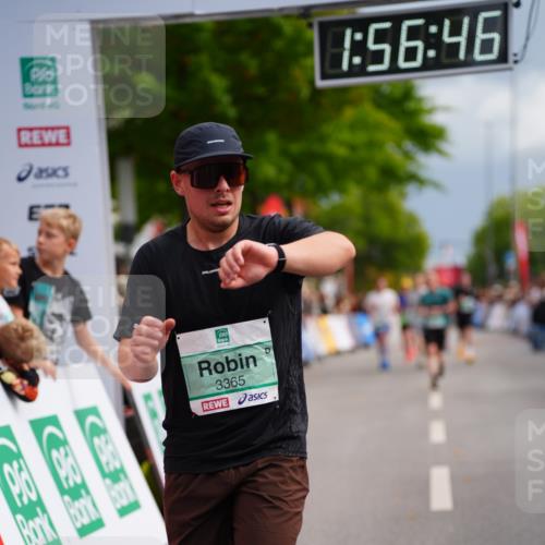 20.09.2026 - PSD Bank Halbmarathon LAZAROV Photography http://msf.ph/oto/10519215 20.09.2026 11:56:46 Ziel 1747, 1760, 2022, 2418, 3365, 4097, 4252, 4374 meine-sportfotos.de