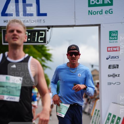 20.09.2026 - PSD Bank Halbmarathon LAZAROV Photography http://msf.ph/oto/10519436 20.09.2026 11:57:11 Ziel 1249, 1685, 1700, 2079, 2104, 2354, 3079, 3442, 3784, 3927, 4671, 4752, 4753 meine-sportfotos.de