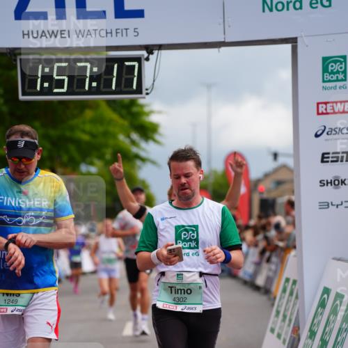 20.09.2026 - PSD Bank Halbmarathon LAZAROV Photography http://msf.ph/oto/10519508 20.09.2026 11:57:17 Ziel 1249, 1263, 1685, 1700, 1986, 2104, 2354, 2421, 2480, 3640, 4302, 4464, 4671, 4752 meine-sportfotos.de