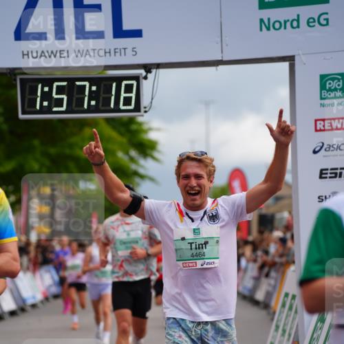 20.09.2026 - PSD Bank Halbmarathon LAZAROV Photography http://msf.ph/oto/10519522 20.09.2026 11:57:18 Ziel 1249, 1263, 1685, 1700, 1986, 2104, 2421, 2480, 3640, 4302, 4464, 4752 meine-sportfotos.de