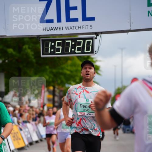 20.09.2026 - PSD Bank Halbmarathon LAZAROV Photography http://msf.ph/oto/10519539 20.09.2026 11:57:19 Ziel 1249, 1263, 1685, 1700, 1986, 2104, 2421, 2480, 3640, 4302, 4464 meine-sportfotos.de
