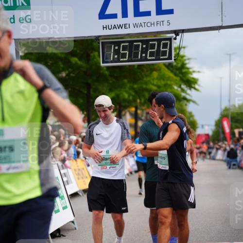 20.09.2026 - PSD Bank Halbmarathon LAZAROV Photography http://msf.ph/oto/10519602 20.09.2026 11:57:29 Ziel 1019, 1092, 1332, 1791, 2421, 2480, 3645, 4295, 4531, 4724 meine-sportfotos.de