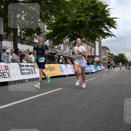 20.09.2026 - PSD Bank Halbmarathon J. Mangold http://msf.ph/oto/10519662 20.09.2026 11:49:18 Ziel 1233, 1577, 2255, 2330, 2344, 3214, 3750 meine-sportfotos.de