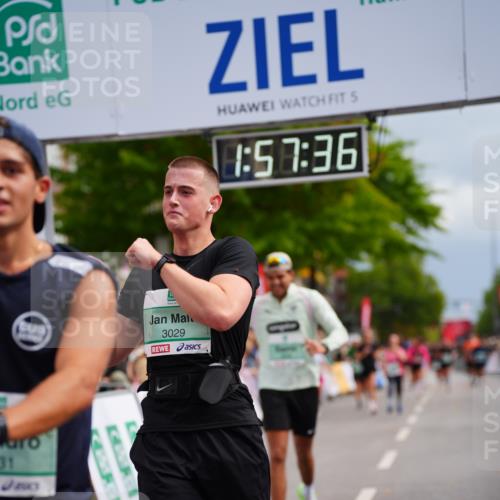 20.09.2026 - PSD Bank Halbmarathon LAZAROV Photography http://msf.ph/oto/10519755 20.09.2026 11:57:35 Ziel 1019, 1092, 1332, 1791, 3008, 3029, 4295, 4531 meine-sportfotos.de