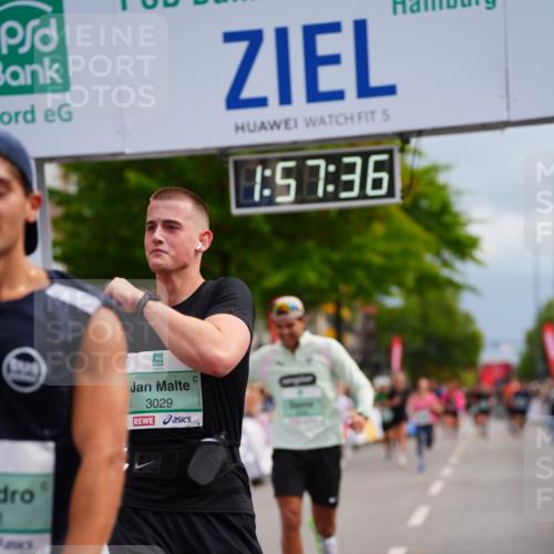20.09.2026 - PSD Bank Halbmarathon LAZAROV Photography http://msf.ph/oto/10519759 20.09.2026 11:57:35 Ziel 1019, 1092, 1332, 1791, 3008, 3029, 4295, 4531 meine-sportfotos.de