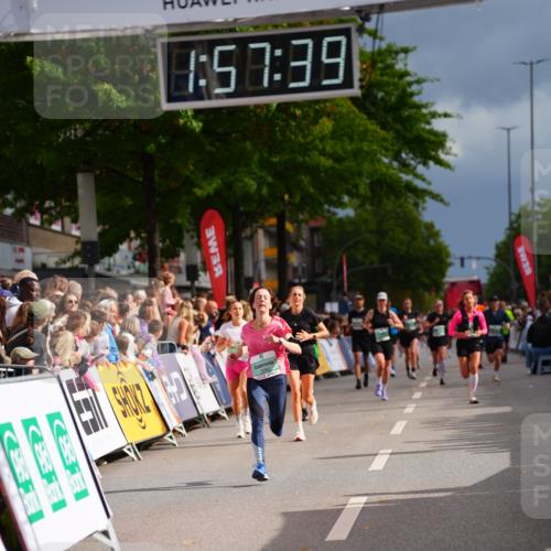 20.09.2026 - PSD Bank Halbmarathon LAZAROV Photography http://msf.ph/oto/10519794 20.09.2026 11:57:38 Ziel 1332, 3008, 3029, 3256, 3260 meine-sportfotos.de