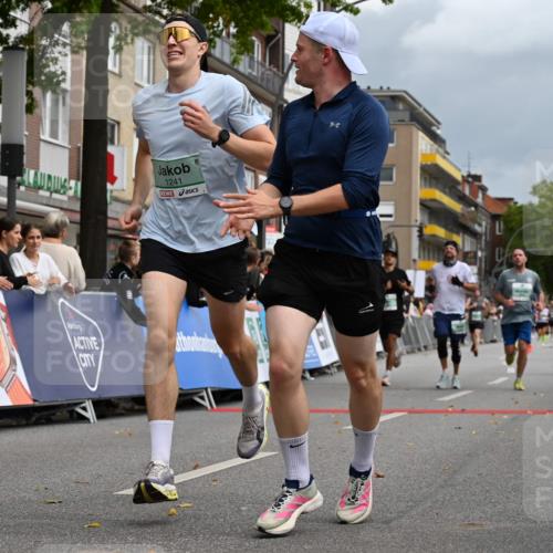 20.09.2026 - PSD Bank Halbmarathon J. Mangold http://msf.ph/oto/10519813 20.09.2026 11:49:54 Ziel 1048, 1236, 1241, 1774, 2765, 2890, 2962, 3382, 4498, 4605 meine-sportfotos.de