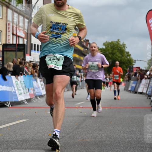 20.09.2026 - PSD Bank Halbmarathon J. Mangold http://msf.ph/oto/10519860 20.09.2026 11:49:59 Ziel 1048, 1236, 1241, 1537, 1604, 1774, 1814, 1983, 2890, 3083, 3382, 4498, 4605 meine-sportfotos.de
