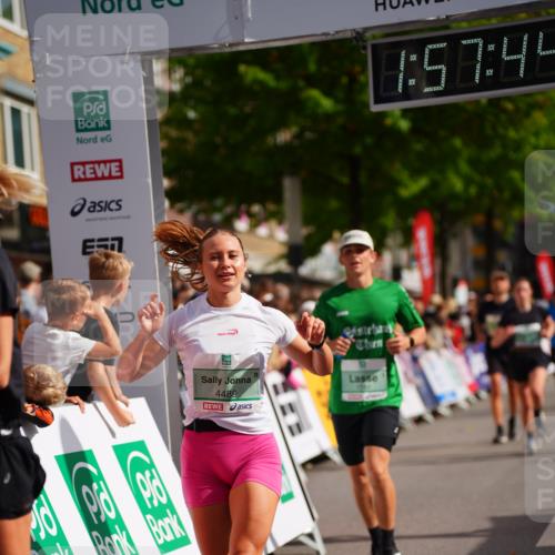 20.09.2026 - PSD Bank Halbmarathon LAZAROV Photography http://msf.ph/oto/10519861 20.09.2026 11:57:44 Ziel 1761, 2052, 2092, 2148, 2253, 2540, 3008, 3256, 3260, 3374, 4489 meine-sportfotos.de