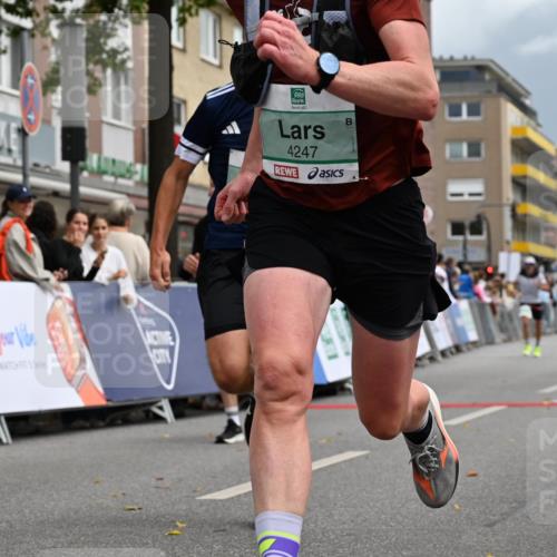 20.09.2026 - PSD Bank Halbmarathon J. Mangold http://msf.ph/oto/10519982 20.09.2026 11:50:34 Ziel 1763, 2273, 2304, 2745, 3323 meine-sportfotos.de