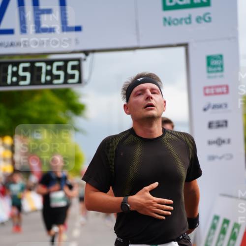 20.09.2026 - PSD Bank Halbmarathon LAZAROV Photography http://msf.ph/oto/10519983 20.09.2026 11:57:54 Ziel 1052, 1301, 1709, 1711, 2092, 2253, 2540, 2846, 3107, 3374, 3624, 3762, 3935 meine-sportfotos.de