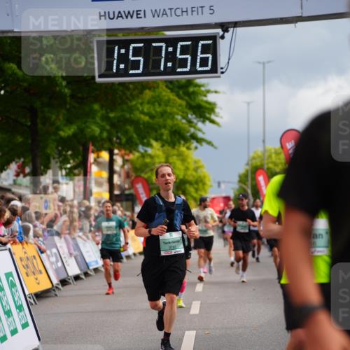 20.09.2026 - PSD Bank Halbmarathon LAZAROV Photography http://msf.ph/oto/10519987 20.09.2026 11:57:55 Ziel 1052, 1301, 1709, 1711, 2092, 2253, 2540, 2846, 3107, 3374, 3624, 3762, 3935, 4589 meine-sportfotos.de