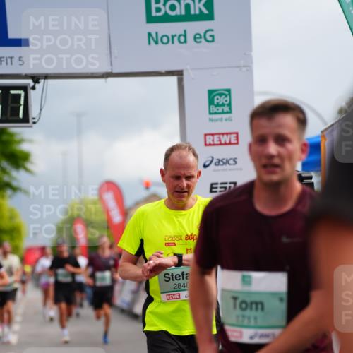 20.09.2026 - PSD Bank Halbmarathon LAZAROV Photography http://msf.ph/oto/10519996 20.09.2026 11:57:56 Ziel 1052, 1301, 1709, 1711, 2092, 2846, 3107, 3624, 3762, 3935, 4589 meine-sportfotos.de