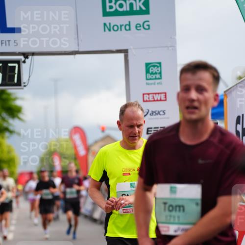20.09.2026 - PSD Bank Halbmarathon LAZAROV Photography http://msf.ph/oto/10519998 20.09.2026 11:57:56 Ziel 1052, 1301, 1709, 1711, 2092, 2846, 3107, 3624, 3762, 3935, 4589 meine-sportfotos.de