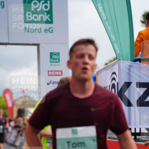 20.09.2026 - PSD Bank Halbmarathon LAZAROV Photography http://msf.ph/oto/10520004 20.09.2026 11:57:57 Ziel 1052, 1301, 1530, 1709, 1711, 2531, 2846, 3107, 3624, 3762, 3935, 4327, 4589, 4610 meine-sportfotos.de