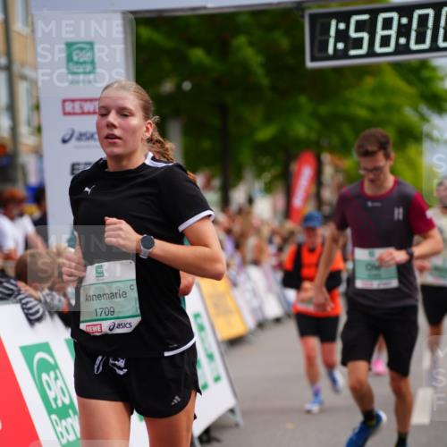 20.09.2026 - PSD Bank Halbmarathon LAZAROV Photography http://msf.ph/oto/10520028 20.09.2026 11:57:59 Ziel 1052, 1210, 1301, 1530, 1709, 1711, 2531, 2846, 3107, 3624, 3762, 3941, 4327, 4589, 4610 meine-sportfotos.de