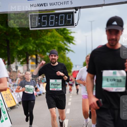 20.09.2026 - PSD Bank Halbmarathon LAZAROV Photography http://msf.ph/oto/10520057 20.09.2026 11:58:03 Ziel 1210, 1530, 1709, 2531, 2935, 3107, 3280, 3762, 3941, 4327, 4589, 4610 meine-sportfotos.de