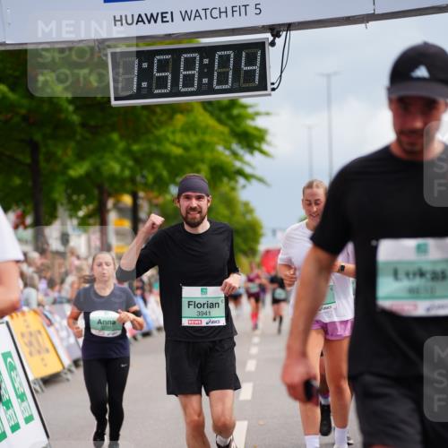 20.09.2026 - PSD Bank Halbmarathon LAZAROV Photography http://msf.ph/oto/10520059 20.09.2026 11:58:03 Ziel 1210, 1530, 1709, 2531, 2935, 3107, 3280, 3762, 3941, 4327, 4589, 4610 meine-sportfotos.de