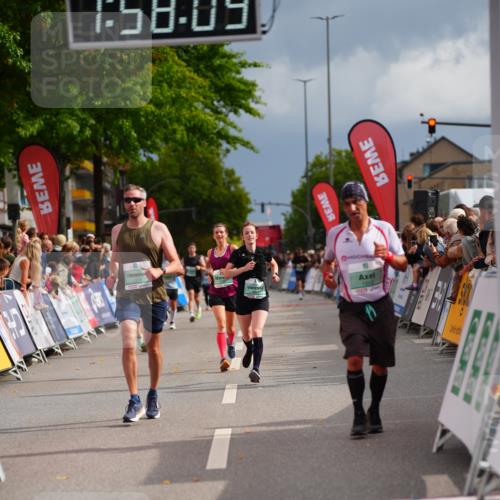 20.09.2026 - PSD Bank Halbmarathon LAZAROV Photography http://msf.ph/oto/10520088 20.09.2026 11:58:08 Ziel 1140, 1210, 1311, 1313, 1530, 1592, 2531, 2935, 3280, 3941, 4327, 4610 meine-sportfotos.de
