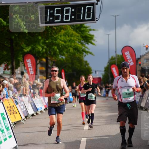 20.09.2026 - PSD Bank Halbmarathon LAZAROV Photography http://msf.ph/oto/10520091 20.09.2026 11:58:09 Ziel 1140, 1210, 1311, 1313, 1530, 1592, 2531, 2935, 3280, 3941, 4327, 4610 meine-sportfotos.de