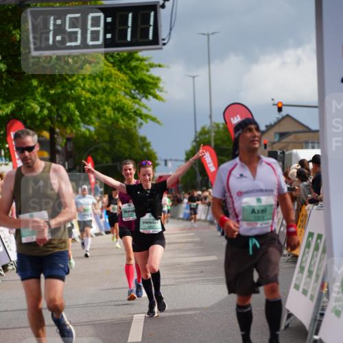 20.09.2026 - PSD Bank Halbmarathon LAZAROV Photography http://msf.ph/oto/10520099 20.09.2026 11:58:10 Ziel 1140, 1210, 1311, 1313, 1592, 2935, 3280, 3941 meine-sportfotos.de
