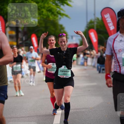 20.09.2026 - PSD Bank Halbmarathon LAZAROV Photography http://msf.ph/oto/10520102 20.09.2026 11:58:11 Ziel 1140, 1210, 1311, 1313, 1592, 2448, 2935, 3280, 3941 meine-sportfotos.de