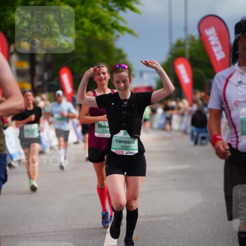 20.09.2026 - PSD Bank Halbmarathon LAZAROV Photography http://msf.ph/oto/10520105 20.09.2026 11:58:11 Ziel 1140, 1210, 1311, 1313, 1592, 2448, 2935, 3280, 3941 meine-sportfotos.de