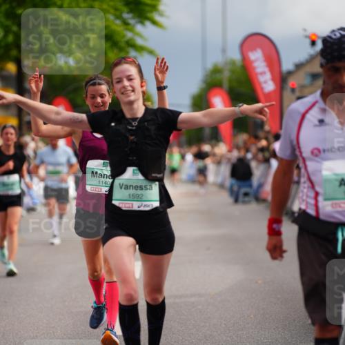 20.09.2026 - PSD Bank Halbmarathon LAZAROV Photography http://msf.ph/oto/10520118 20.09.2026 11:58:12 Ziel 1140, 1311, 1313, 1592, 2448, 2935, 3280 meine-sportfotos.de