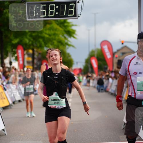20.09.2026 - PSD Bank Halbmarathon LAZAROV Photography http://msf.ph/oto/10520121 20.09.2026 11:58:13 Ziel 1140, 1311, 1313, 1592, 2448, 4597, 4635 meine-sportfotos.de