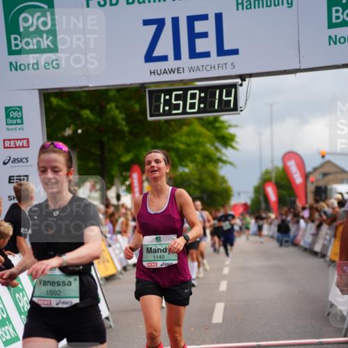 20.09.2026 - PSD Bank Halbmarathon LAZAROV Photography http://msf.ph/oto/10520126 20.09.2026 11:58:14 Ziel 1140, 1311, 1313, 1592, 2448, 4597, 4635 meine-sportfotos.de