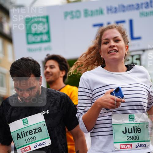 20.09.2026 - PSD Bank Halbmarathon LAZAROV Photography http://msf.ph/oto/10520206 20.09.2026 11:58:24 Ziel 1020, 1406, 2585, 2900, 2993, 4528, 4597, 4635, 4659 meine-sportfotos.de