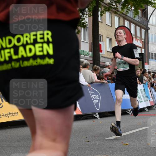 20.09.2026 - PSD Bank Halbmarathon J. Mangold http://msf.ph/oto/10520210 20.09.2026 11:51:49 Ziel 1729, 2830, 2850, 3327 meine-sportfotos.de