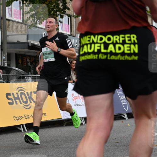 20.09.2026 - PSD Bank Halbmarathon J. Mangold http://msf.ph/oto/10520212 20.09.2026 11:51:49 Ziel 1729, 2830, 2850, 3327 meine-sportfotos.de