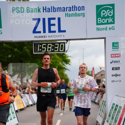 20.09.2026 - PSD Bank Halbmarathon LAZAROV Photography http://msf.ph/oto/10520225 20.09.2026 11:58:29 Ziel 1020, 1398, 1406, 2577, 2585, 2900, 3604, 4623, 4641, 4659, 4750 meine-sportfotos.de