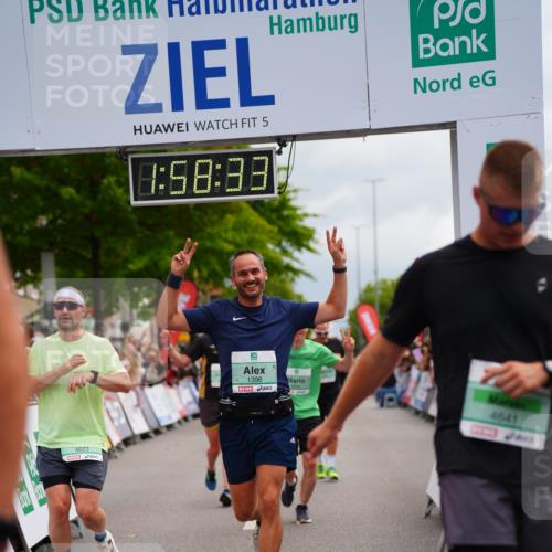20.09.2026 - PSD Bank Halbmarathon LAZAROV Photography http://msf.ph/oto/10520239 20.09.2026 11:58:32 Ziel 1398, 1621, 2577, 2585, 2612, 3604, 3801, 4623, 4641, 4750 meine-sportfotos.de