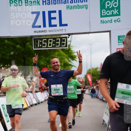 20.09.2026 - PSD Bank Halbmarathon LAZAROV Photography http://msf.ph/oto/10520246 20.09.2026 11:58:32 Ziel 1398, 1621, 2577, 2585, 2612, 3604, 3801, 4623, 4641, 4750 meine-sportfotos.de