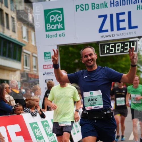 20.09.2026 - PSD Bank Halbmarathon LAZAROV Photography http://msf.ph/oto/10520256 20.09.2026 11:58:33 Ziel 1398, 1621, 2577, 2585, 2612, 3604, 3801, 4623, 4641, 4750 meine-sportfotos.de