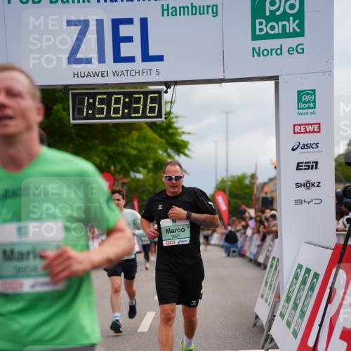 20.09.2026 - PSD Bank Halbmarathon LAZAROV Photography http://msf.ph/oto/10520284 20.09.2026 11:58:36 Ziel 1398, 1621, 2577, 2585, 2612, 3604, 3801, 4623, 4641, 4750 meine-sportfotos.de