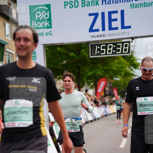20.09.2026 - PSD Bank Halbmarathon LAZAROV Photography http://msf.ph/oto/10520296 20.09.2026 11:58:37 Ziel 1398, 1621, 2577, 2612, 3490, 3604, 3801, 4623, 4641, 4750 meine-sportfotos.de