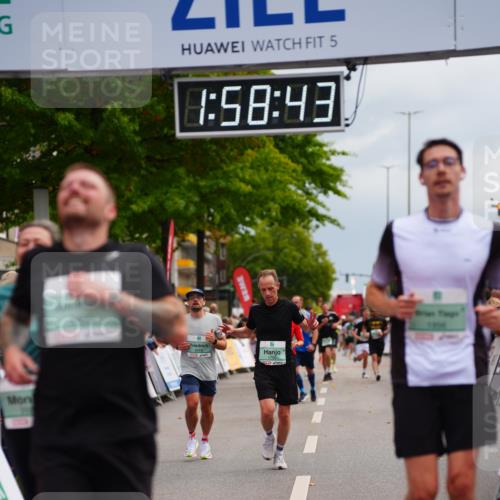 20.09.2026 - PSD Bank Halbmarathon LAZAROV Photography http://msf.ph/oto/10520334 20.09.2026 11:58:42 Ziel 1621, 1795, 1956, 2612, 3183, 3490, 3801, 4013 meine-sportfotos.de