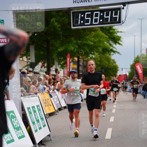 20.09.2026 - PSD Bank Halbmarathon LAZAROV Photography http://msf.ph/oto/10520344 20.09.2026 11:58:43 Ziel 1621, 1741, 1795, 1956, 3183, 3490, 3801, 4013 meine-sportfotos.de