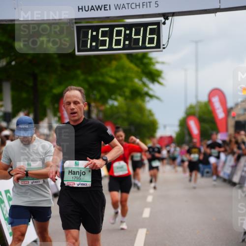 20.09.2026 - PSD Bank Halbmarathon LAZAROV Photography http://msf.ph/oto/10520362 20.09.2026 11:58:45 Ziel 1741, 1795, 1956, 2290, 3183, 3490, 4013 meine-sportfotos.de